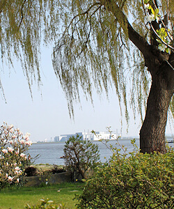 Elbblick von Blankenese aus