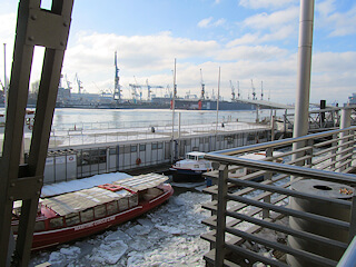 Hamburger Hafen im Winter 1