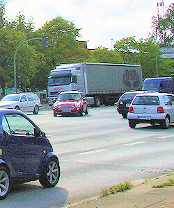 Osdorfer Landstraße - viel befahren